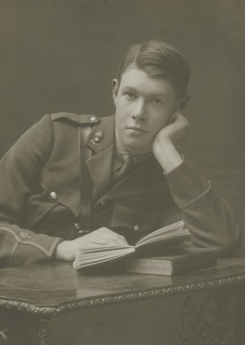 Picture of L Robbins